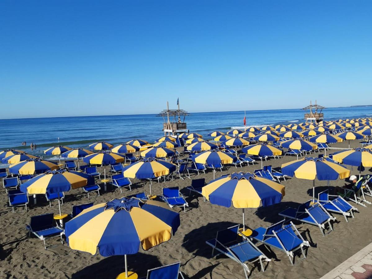 Hotel Tirreno Λατίνα Εξωτερικό φωτογραφία