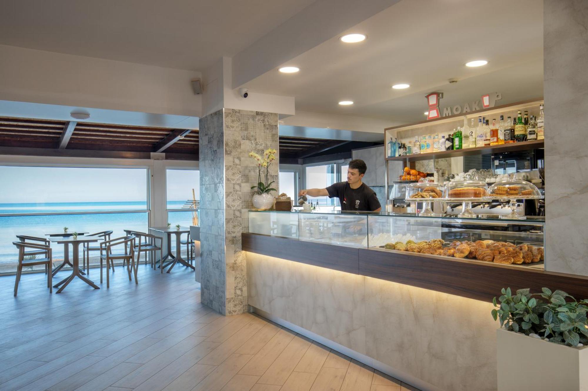 Hotel Tirreno Λατίνα Εξωτερικό φωτογραφία