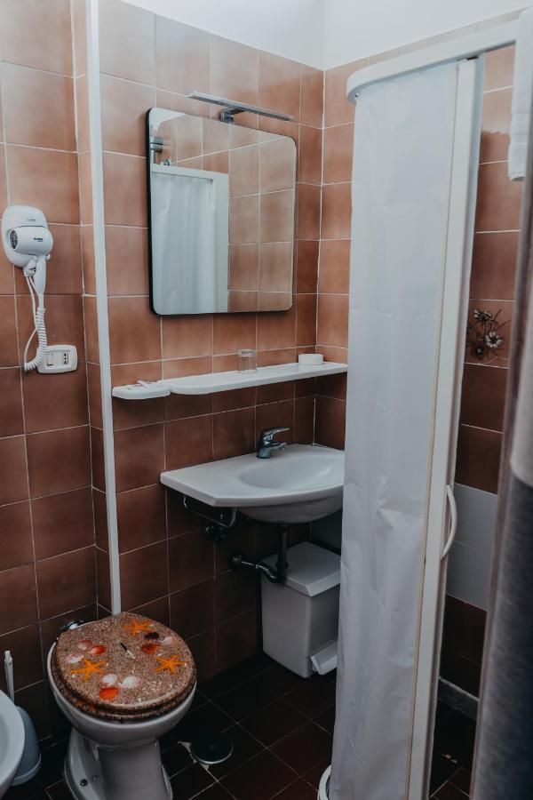 Hotel Tirreno Λατίνα Εξωτερικό φωτογραφία